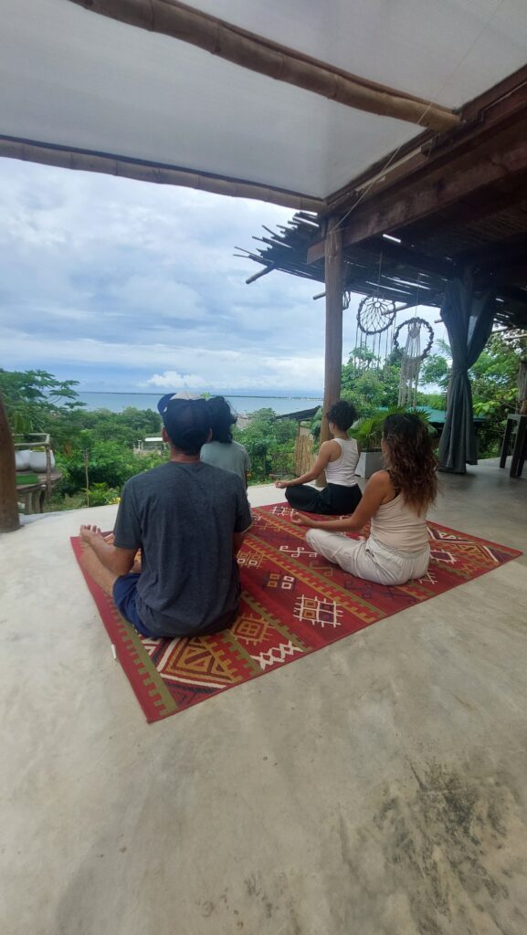 Meditación con vista al mar